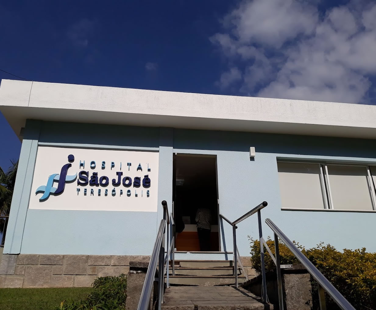 Hospital São José - Proctologista Dra. Ingrid Ferreira 